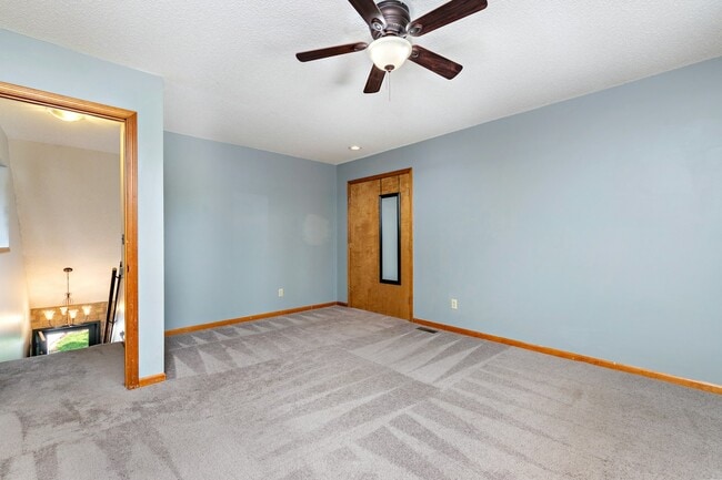Building Photo - 1137 Dean Dr