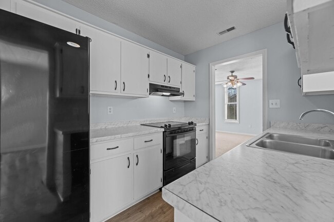 Building Photo - 308 Panther Trail