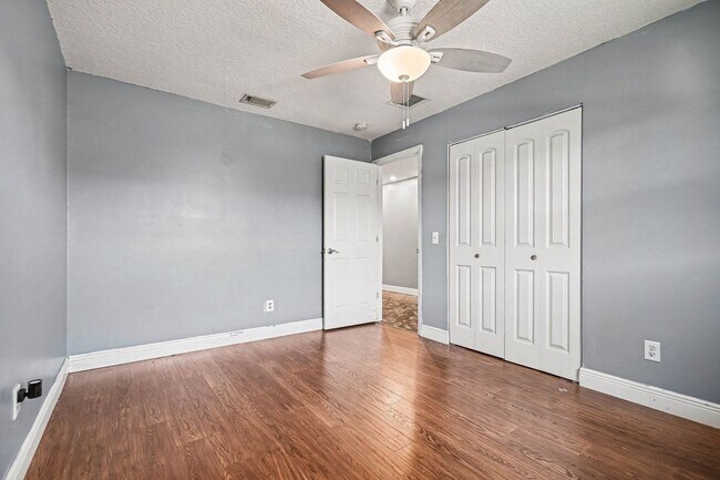 Building Photo - 512 Dijon Dr