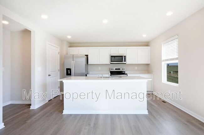 Building Photo - 5607 153rd St