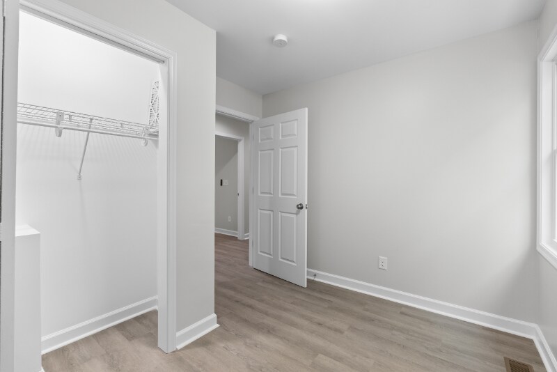 Building Photo - 2410 Poplar St