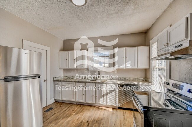 Building Photo - 1833 31st St Ensley