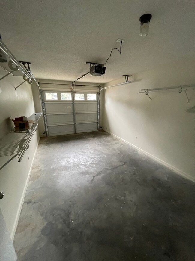 Building Photo - Briarwood West Sudvision - Stainless Steel...