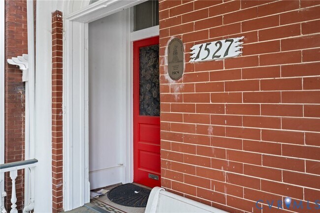Building Photo - 1527 Grove Ave