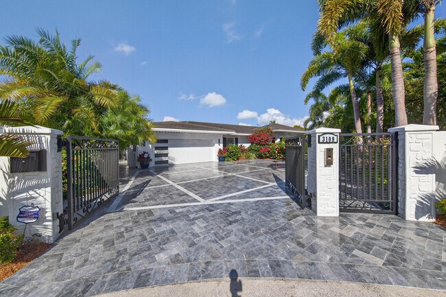 Building Photo - 3109 NE 42nd Ct