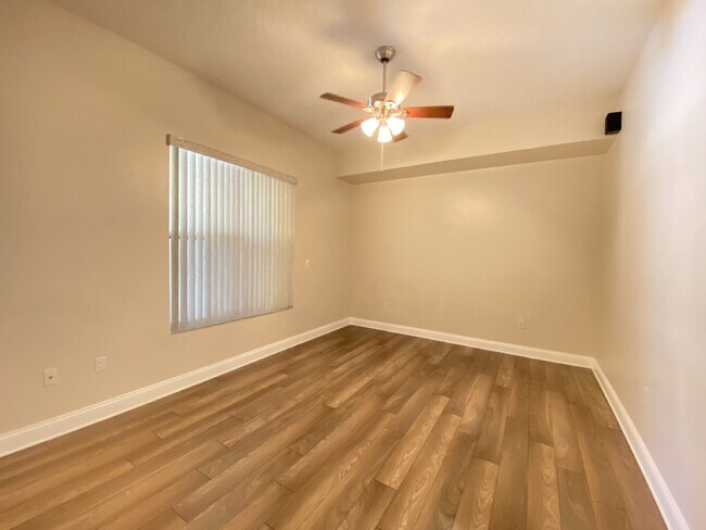 Building Photo - Minutemen