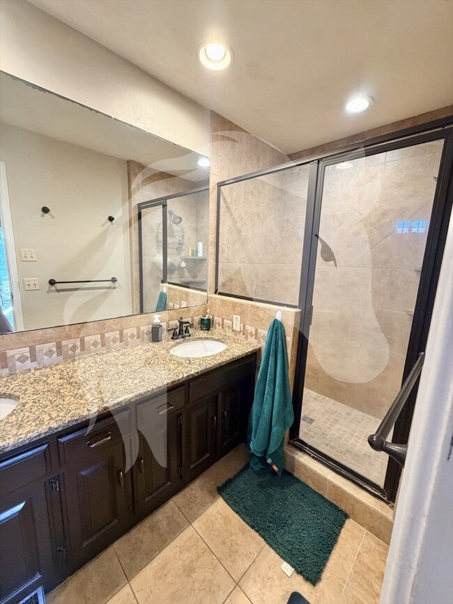 Building Photo - "Spacious 4-Bedroom Haven on Old Mallard Rd – Your Perfect Family Retreat in Enid!"