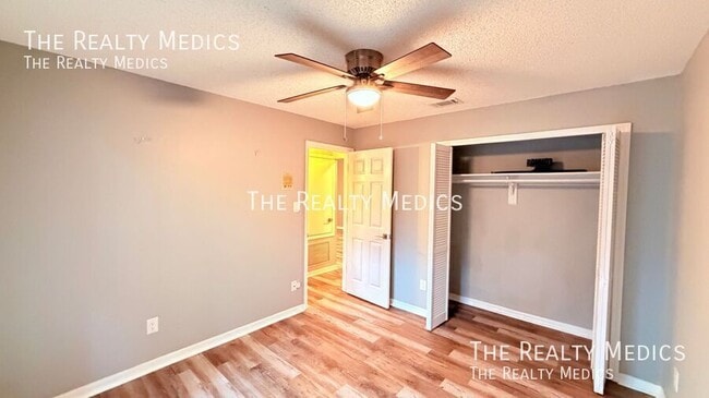 Building Photo - 7909 Richwood Dr