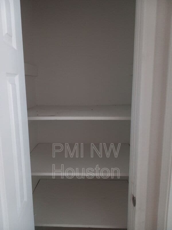 Building Photo - 2681 Gessner Rd