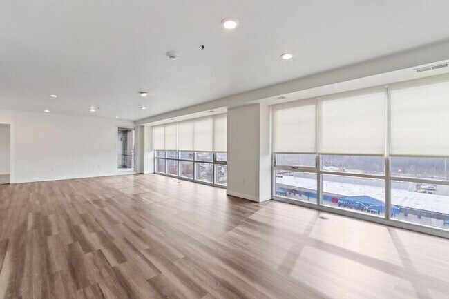 Building Photo - $1,950 | 1 Bedroom, 2 Bathroom Condo | Pet Friendly* | Available for Immediate move-in!