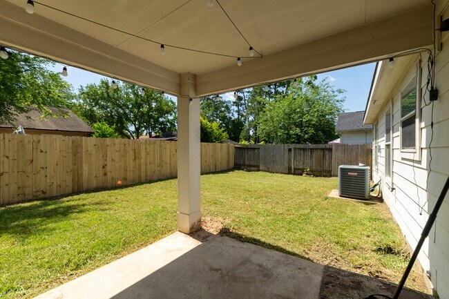 Building Photo - 20606 Bishops Gate Ln