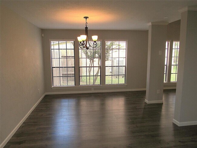 Building Photo - 3311 Golden Willow Dr