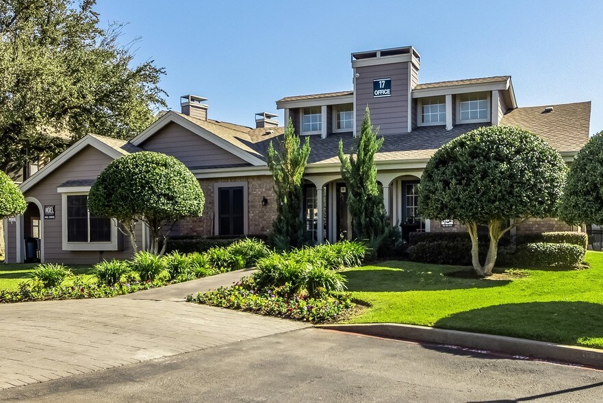 Noel on the Parkway Dallas, TX Apartment Finder