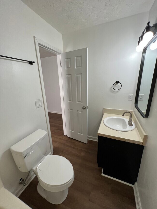 Building Photo - 2403 Cragstone Ct