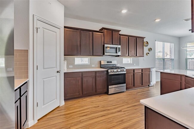 Building Photo - 408 Mante Ct