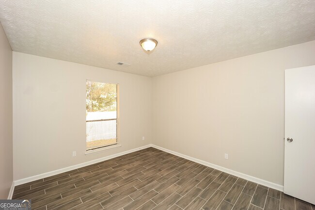 Building Photo - 8682 Cedar Creek Ridge