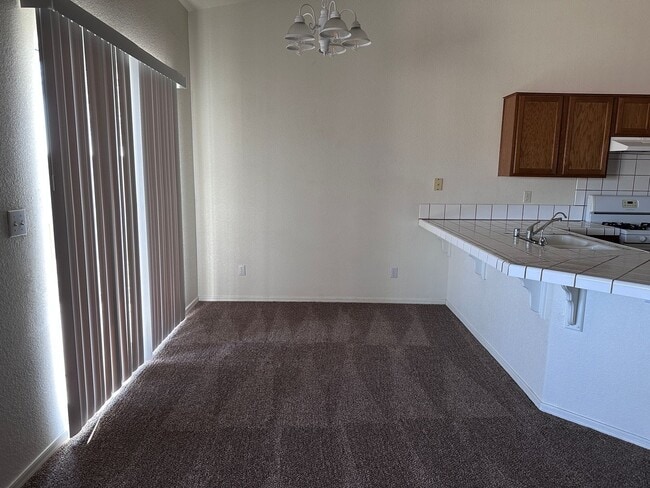 Building Photo - 2 BR 2Ba Home with YARD, Garage, close to Hwy 95 Fort Mohave