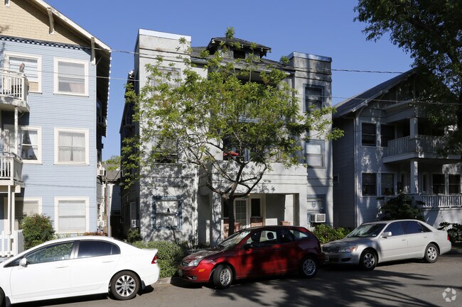 Building Photo - 624 14th St