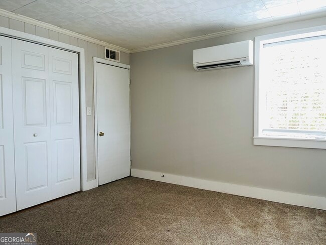 Building Photo - 613 N Greenwood St