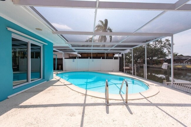 Building Photo - 4643 Bay Crest Dr