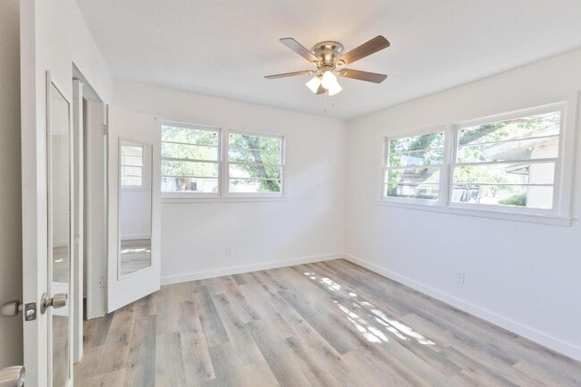 Building Photo - 2513 44th St