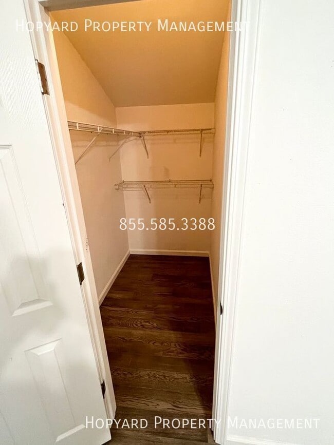 Building Photo - 27771 Vasona Ct