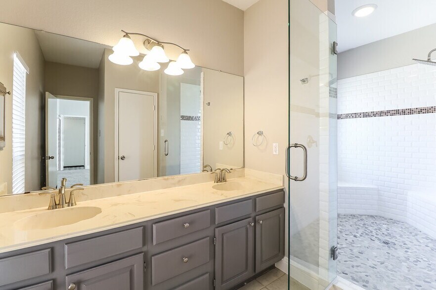 Building Photo - 1029 Primrose St