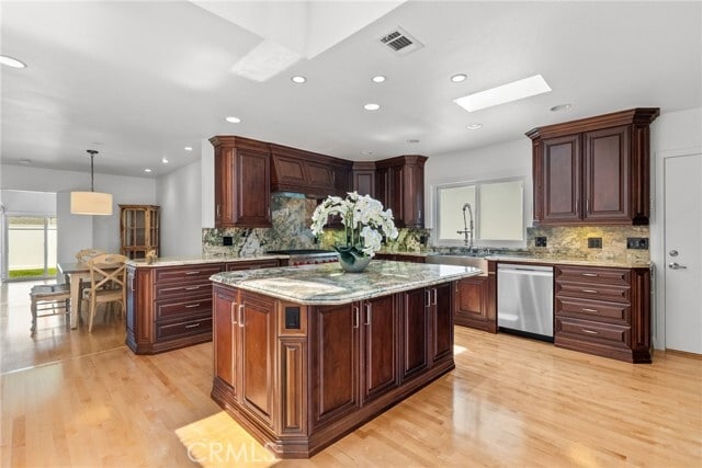 Building Photo - 321 Vía San Sebastian