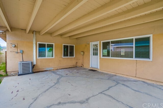 Building Photo - 650 W Florence Ave