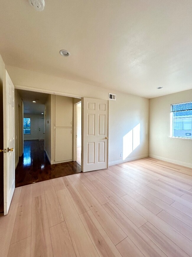 Building Photo - 942 Summerside Dr