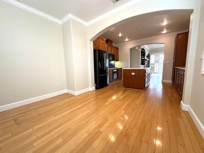 Building Photo - Beautiful 3-bedroom home in the heart of Manteca