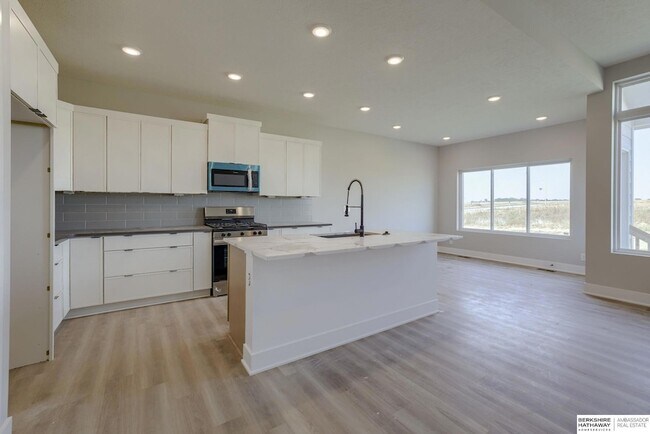 Building Photo - 21144 Jessie Ave