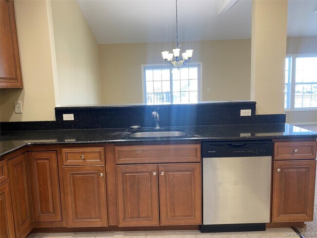 Building Photo - 11 Nicole Ct