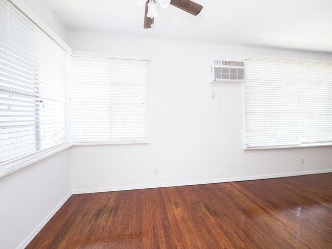 Interior Photo - 6112 W. Eleanor Ave