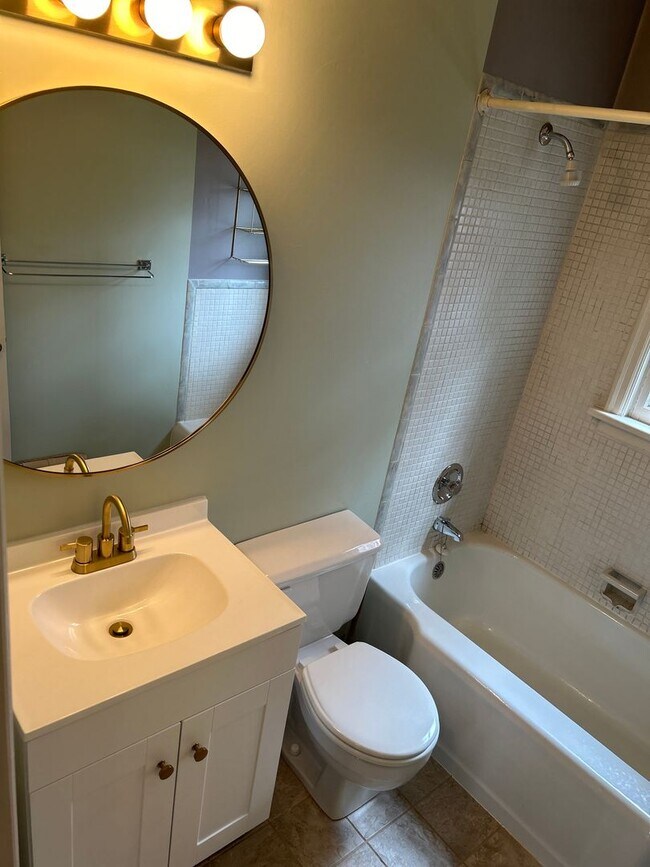 Building Photo - 2 Bedroom 1 Bathroom Home for Rent