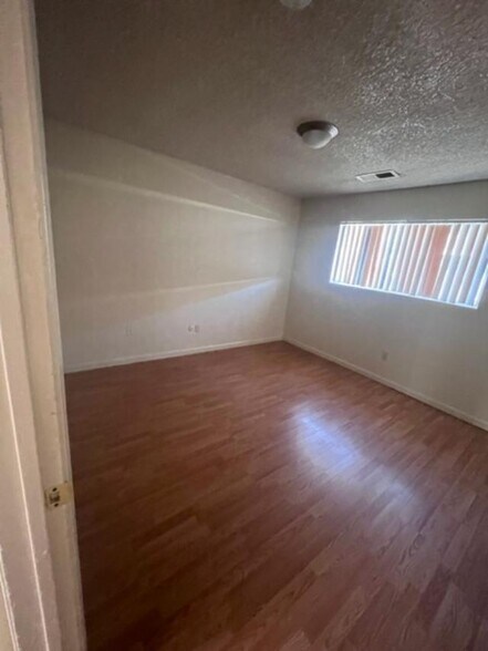 Building Photo - 200 W Caldwell Ave