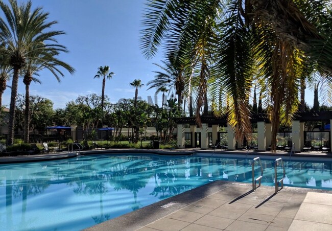 Building Photo - Beautiful Two-Level 2Bd 2Ba Condo in Irvine