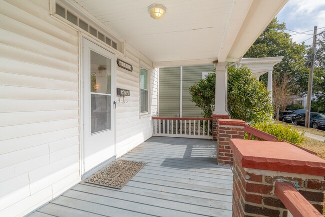 Building Photo - Charming, Renovated House in Portsmouth