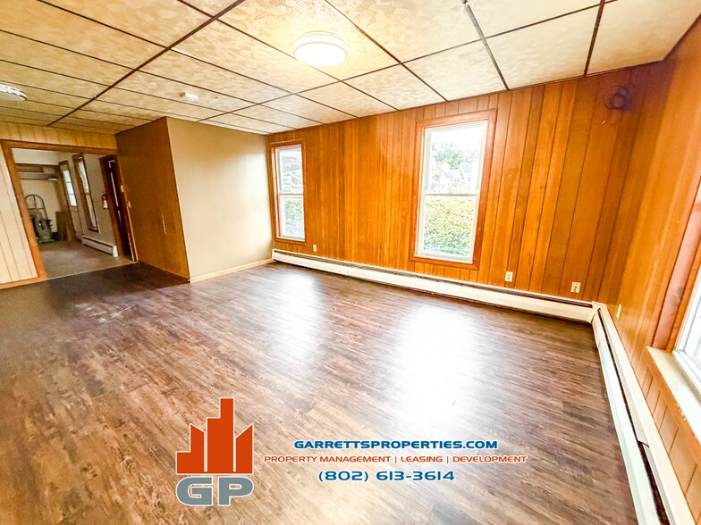 Building Photo - 36 Circle St