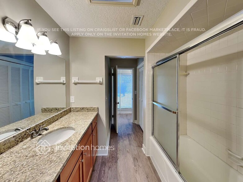 Building Photo - 8652 Villa San Jose Dr E