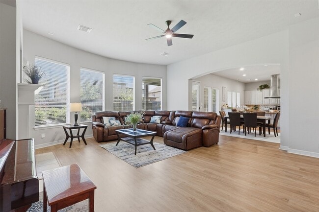 Building Photo - 18800 N Bee Cave Springs Cir