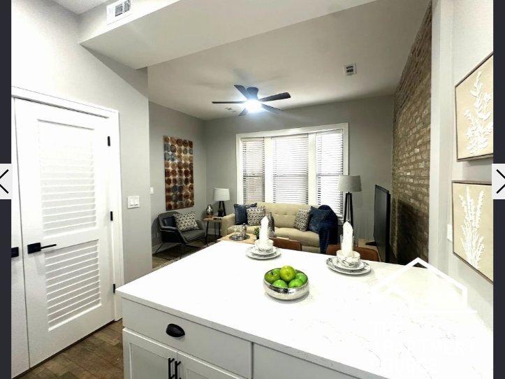 Building Photo - 3840 N Wilton Ave