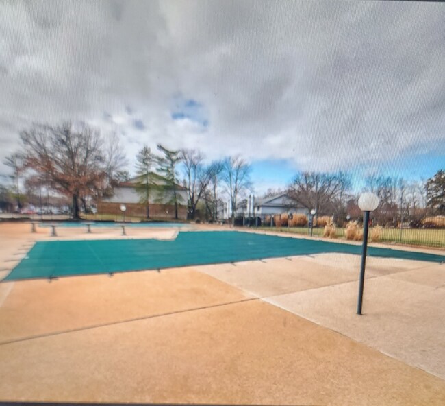 Building Photo - 634 Sandy Summit Dr