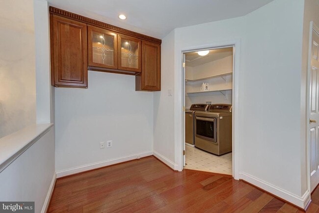 Building Photo - 33 Weaver Dr