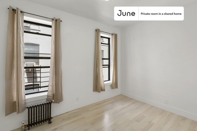 Building Photo - 301 Saint Nicholas