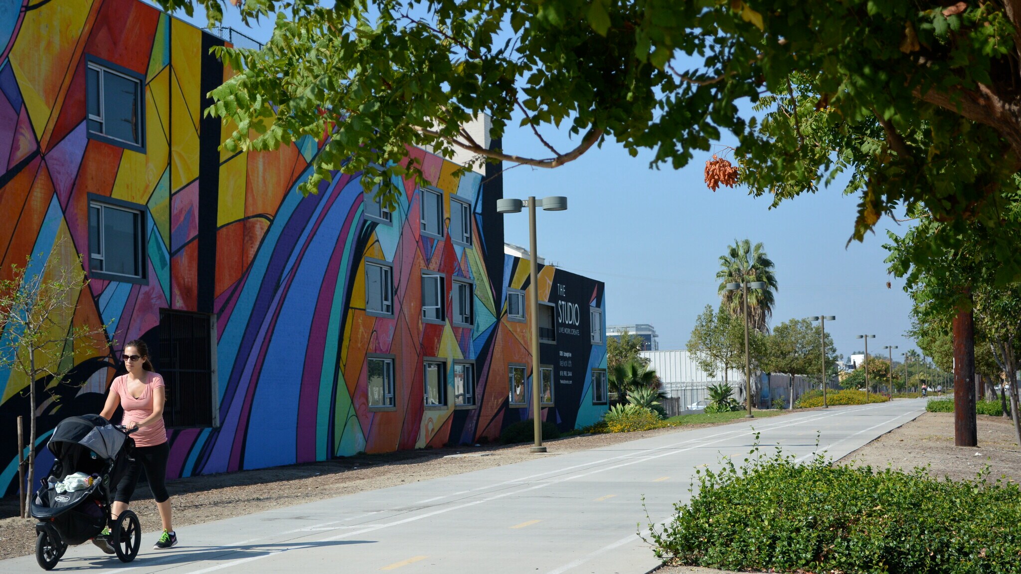 NOHO Bike path- 1 block away - 5529 Cartwright