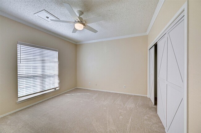 Building Photo - 921 Marine Dr