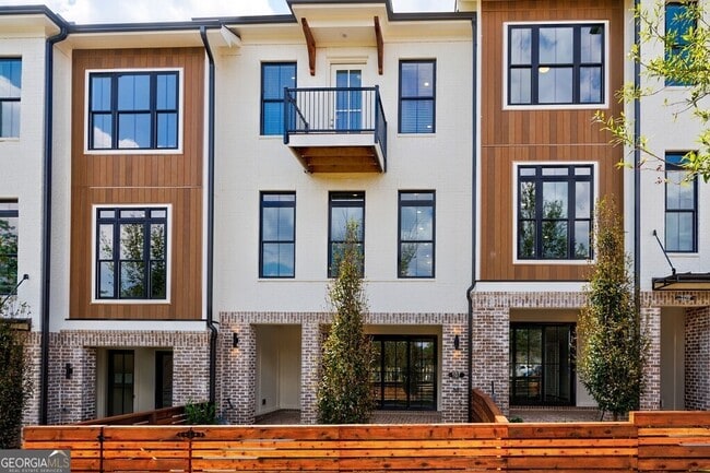 Primary Photo - 10744 Davis Dr