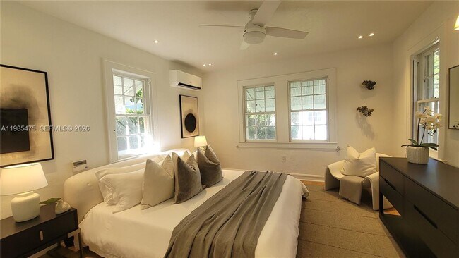 Building Photo - 1305 Alhambra Cir