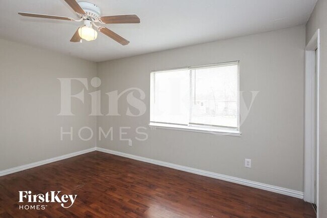 Building Photo - 4013 Commonwealth Dr